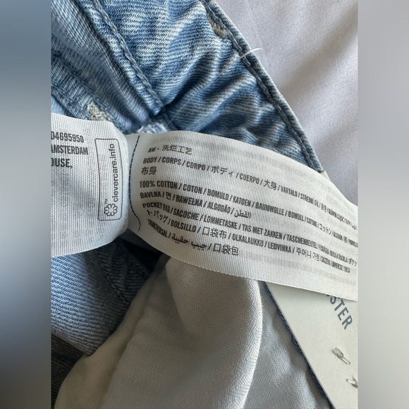 NWTs Hollister Sz 8 LowRise Loose Through Hip and Thigh Straight Leg Jeans - Picture 5 of 6